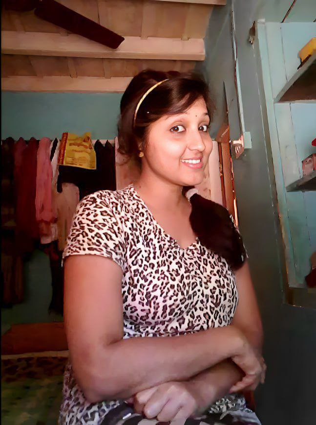 Indian Gf Showing _MdiskVideo_1663a4ad6637c0.jpg